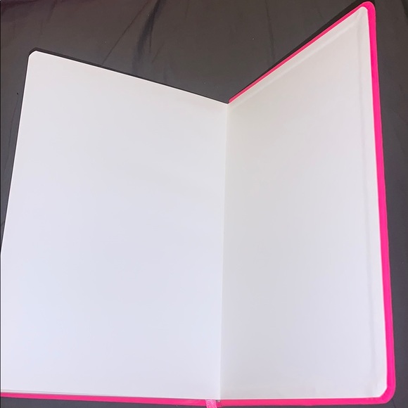 Notebook - Picture 3 of 4